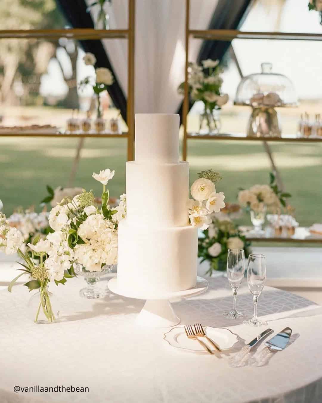 Simple Summer Wedding Cake