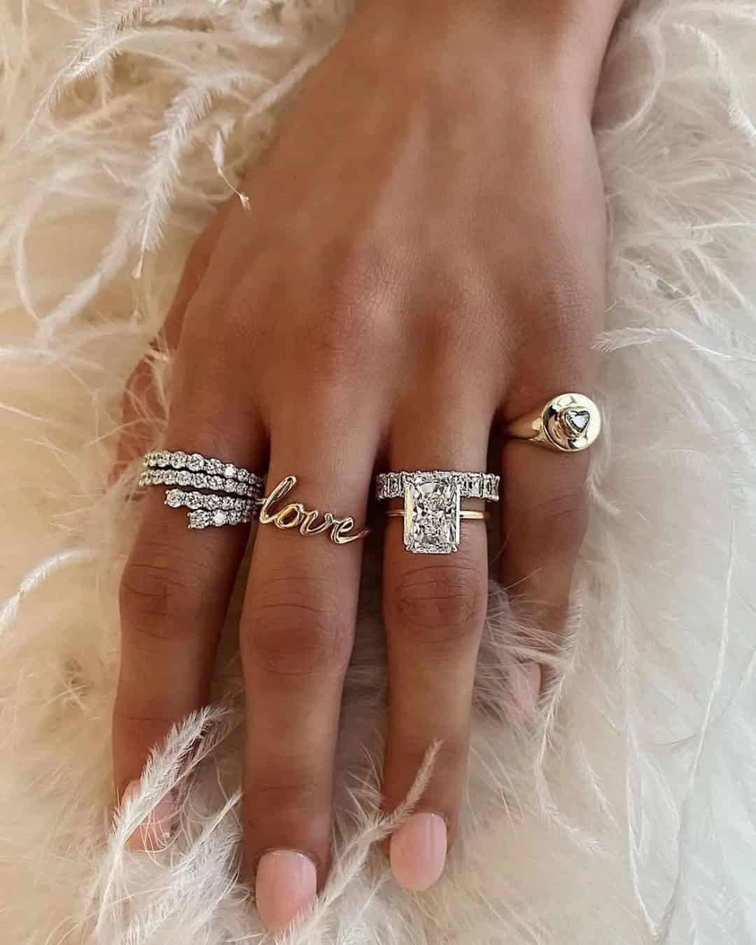 Stunning Diamond Rings Set