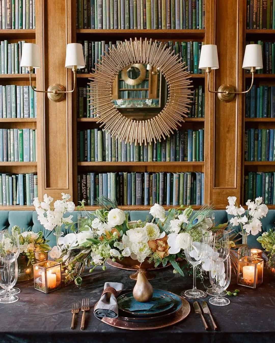 Gold Decor For A Vintage Wedding