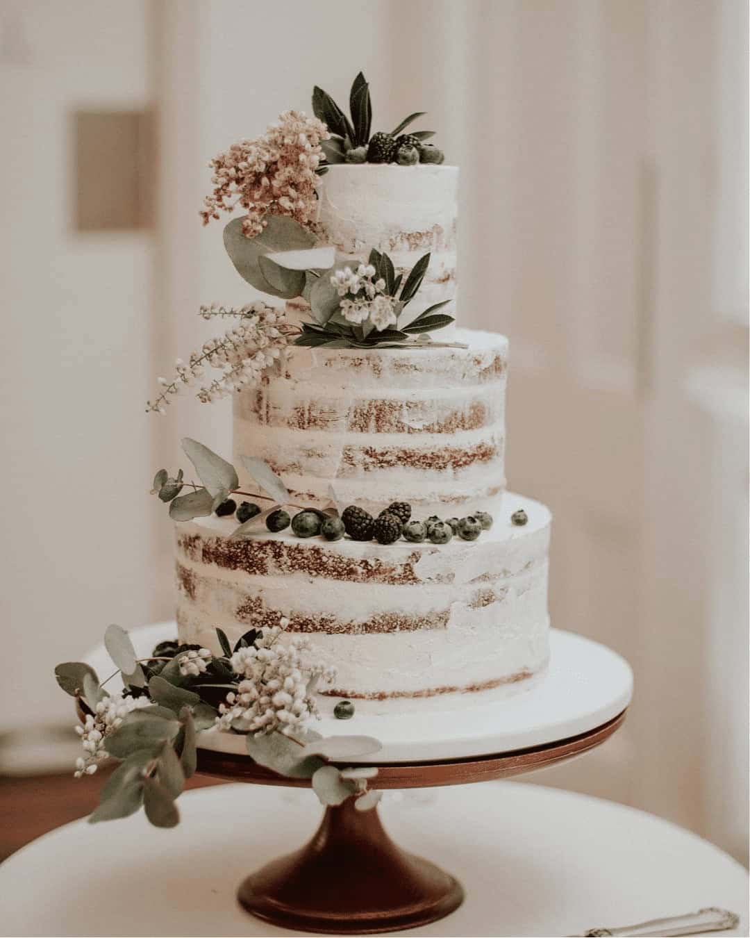 Barefaced Beauty: Naked Wedding Cakes With Flowers