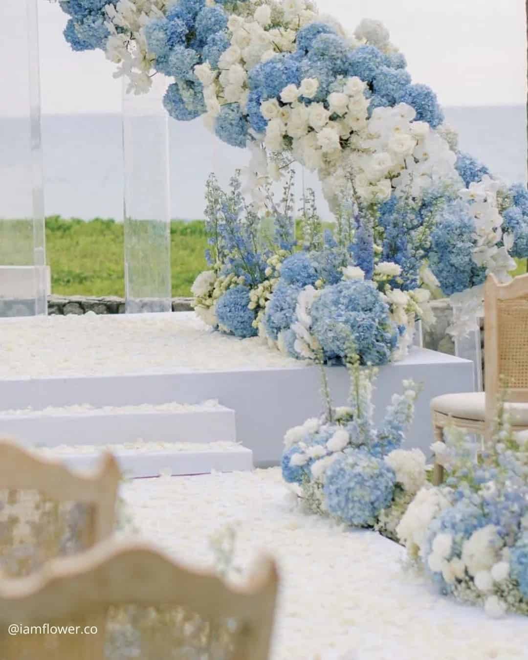 Blue And White Flower Arrangements