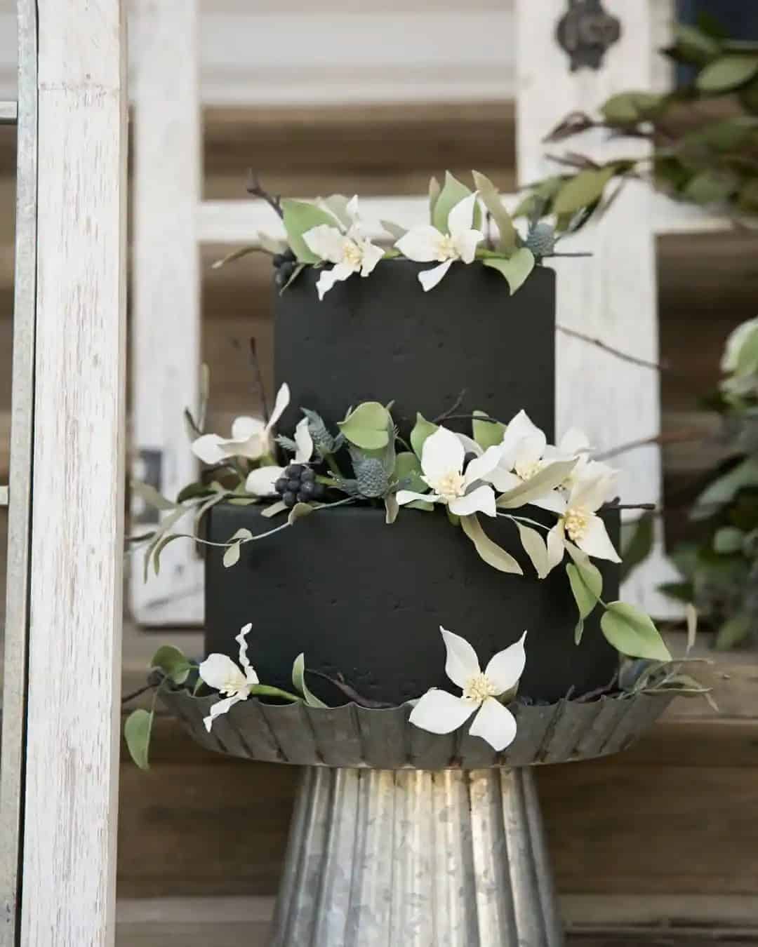 Black Elegant Summer Wedding Cakes