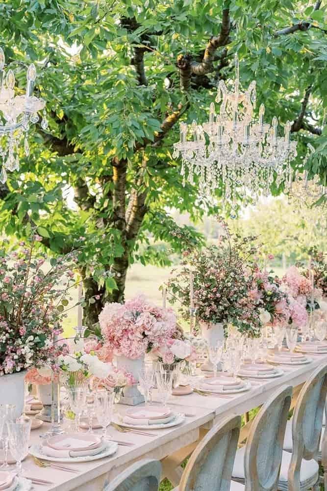 Wedding Flower Decor Ideas At The Tables