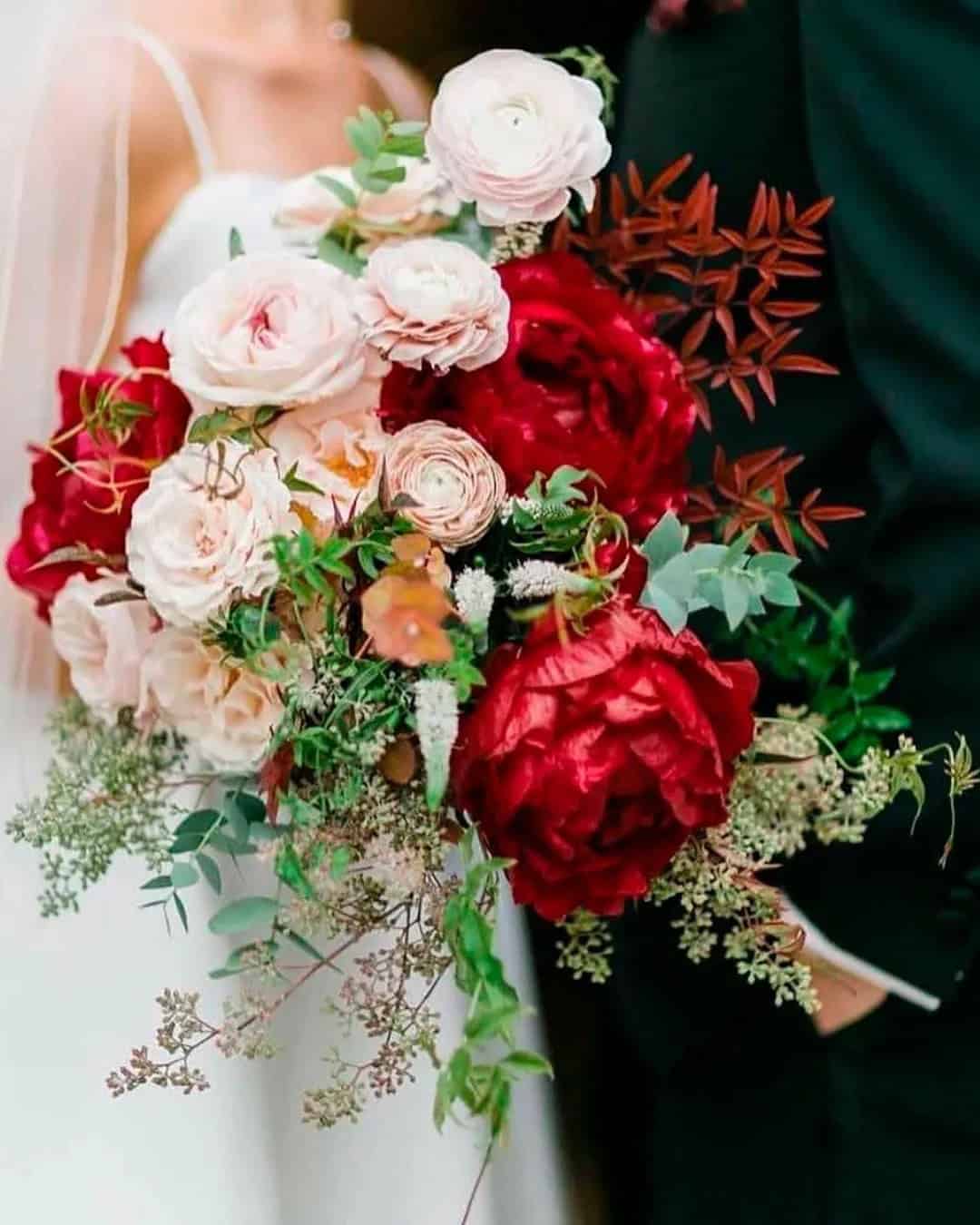 Perfect Bouquets With Red Flowers