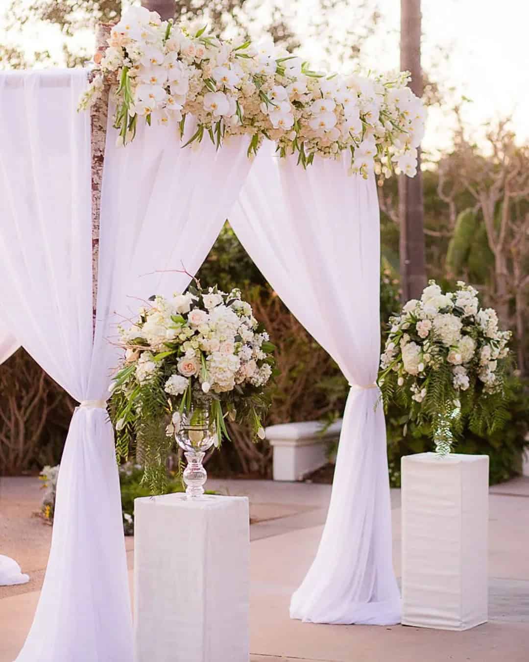 White Wedding Theme: Floral Accents