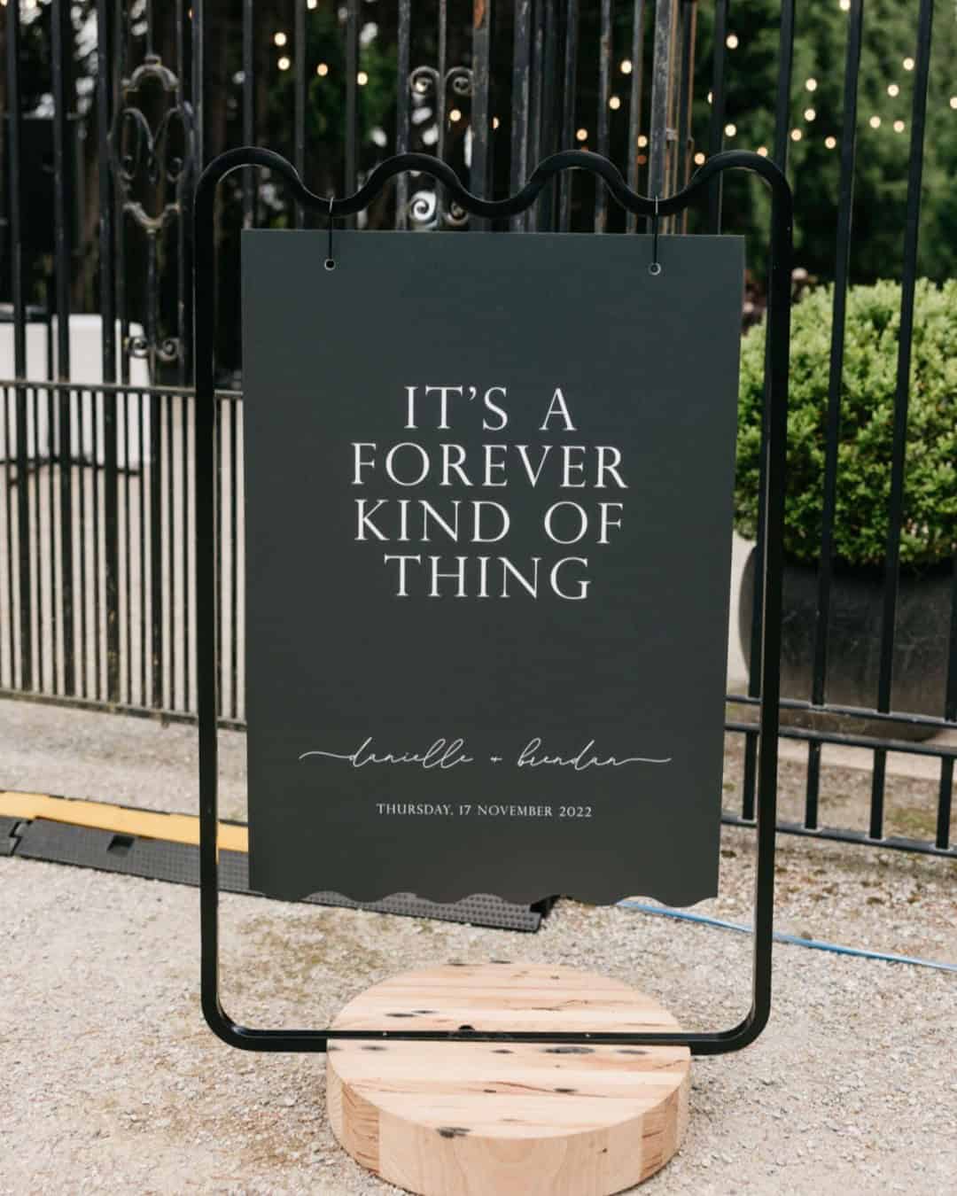 Minimalist Wedding Ideas For Signs