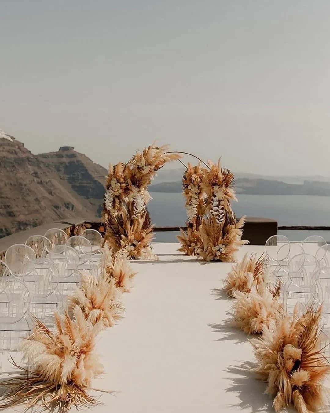 Trends in rust wedding theme – Dried flowers & pampas grass