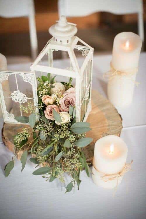 White lanterns and roses