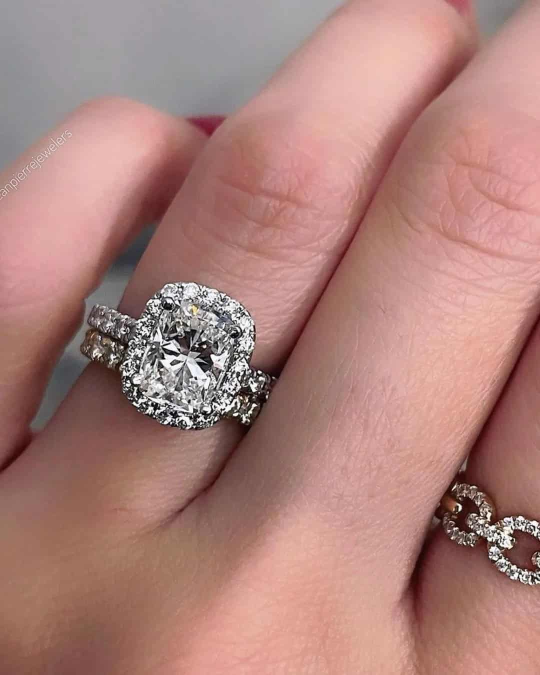 Amazing Engagement Rings Set