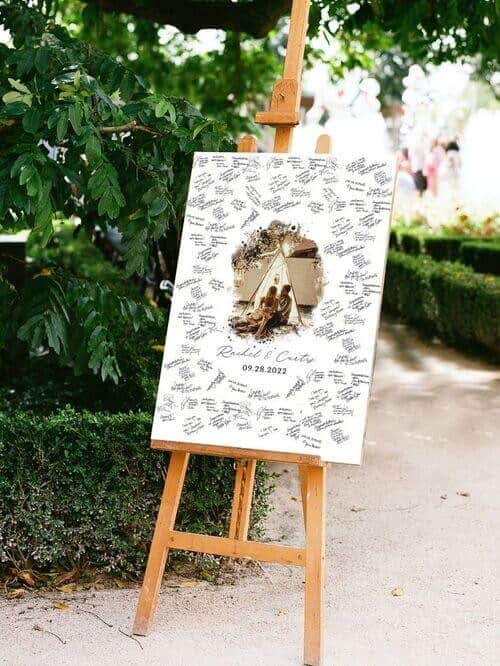 Easel Guestbook with a Couple Photo