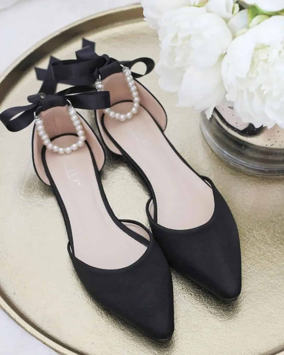 Black And White Flats