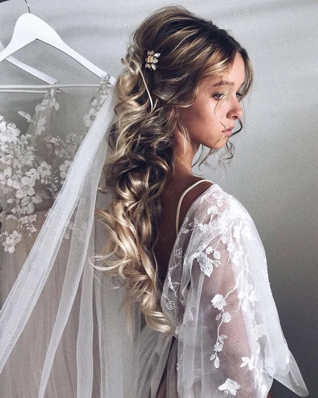 Romantic Wedding Hairstyle with Veil