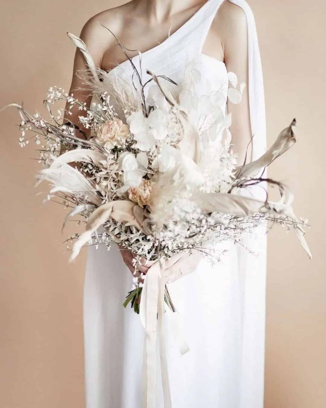 Amazing White Winter Wedding Bouquets