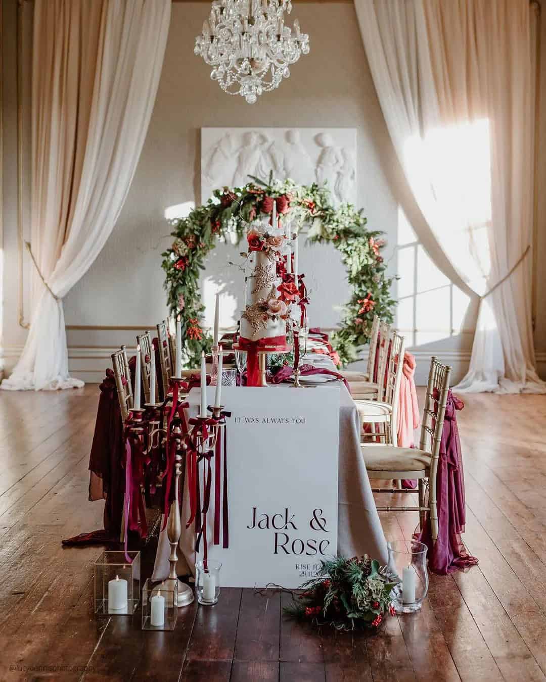 Cozy Table Setting For Winter Wedding