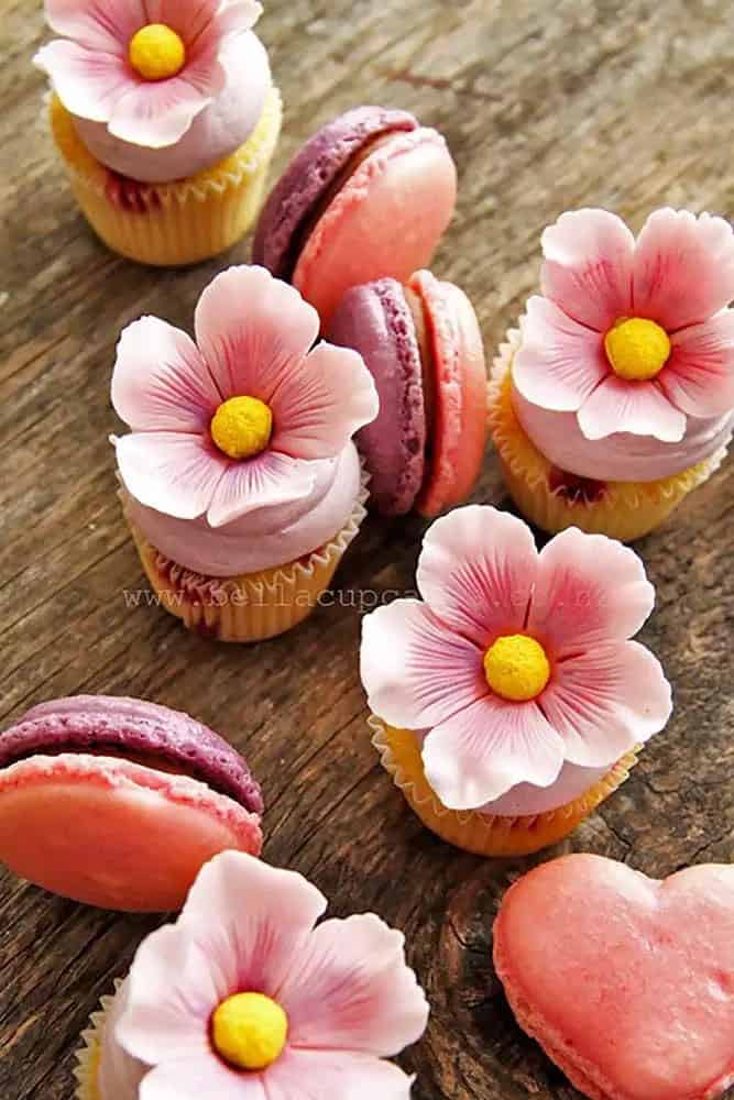 Wedding Cupcakes With Fondant Cosmos Flowers