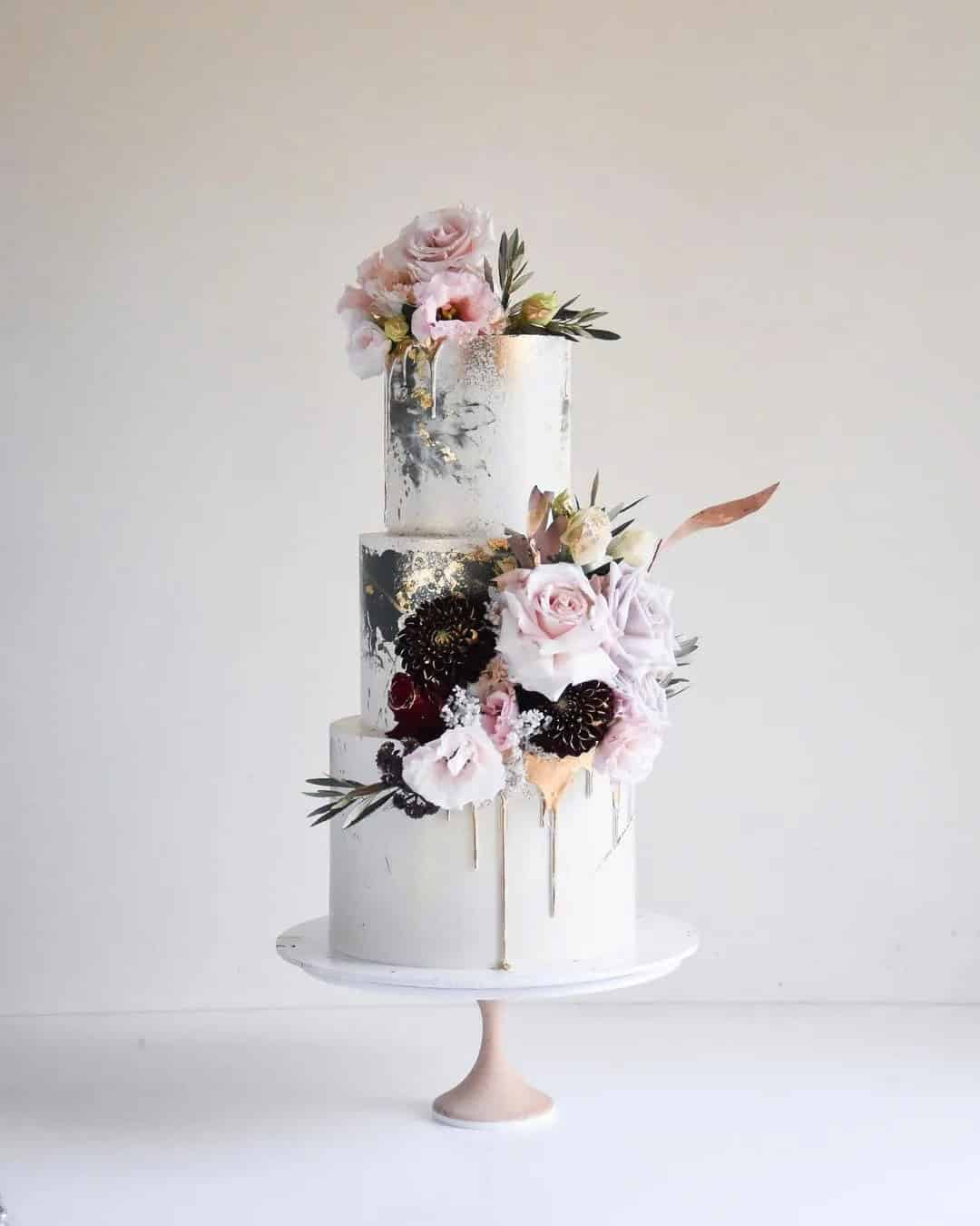 Rose, Gold And Black Cake Ideas