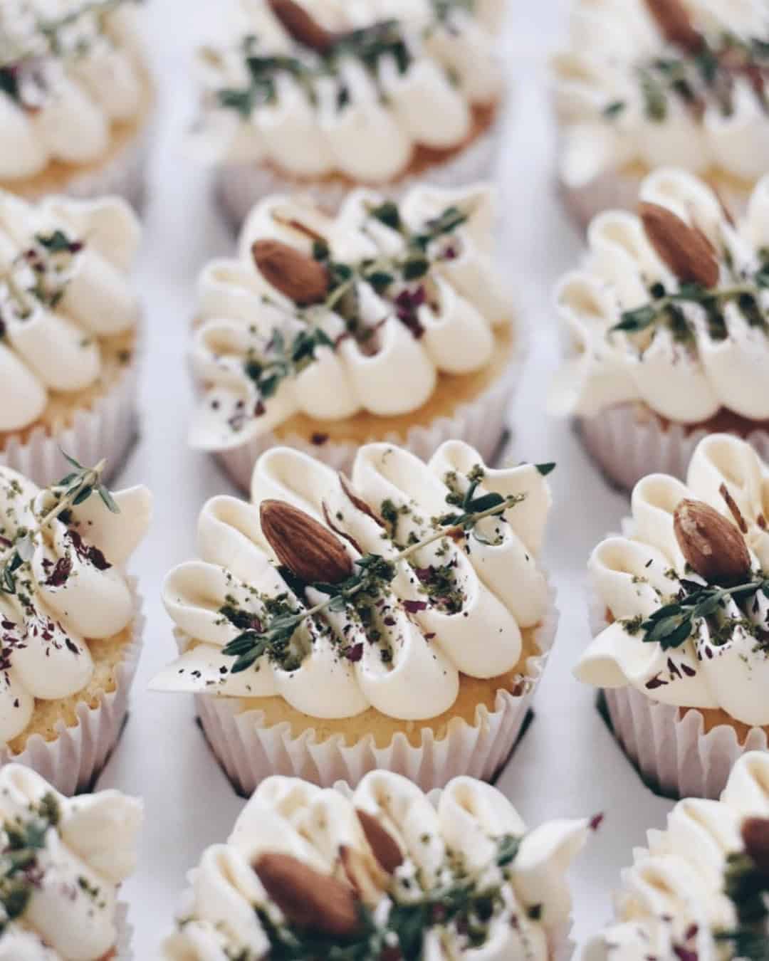 Rustic Ideas With Wedding Cupcakes