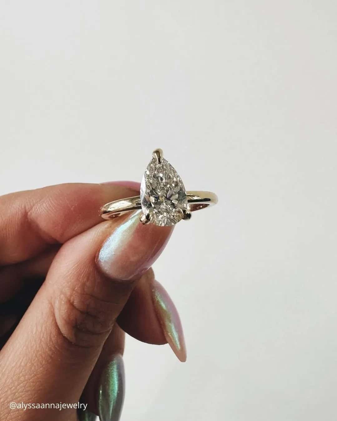 Pear-Cut Engagement Rings