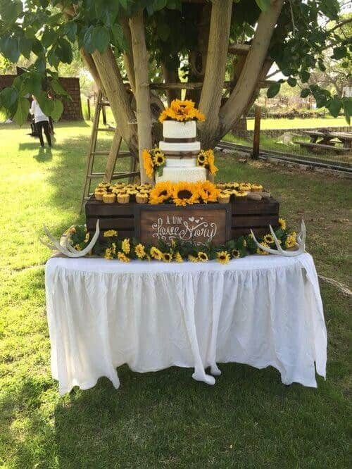 Rustic cake stand