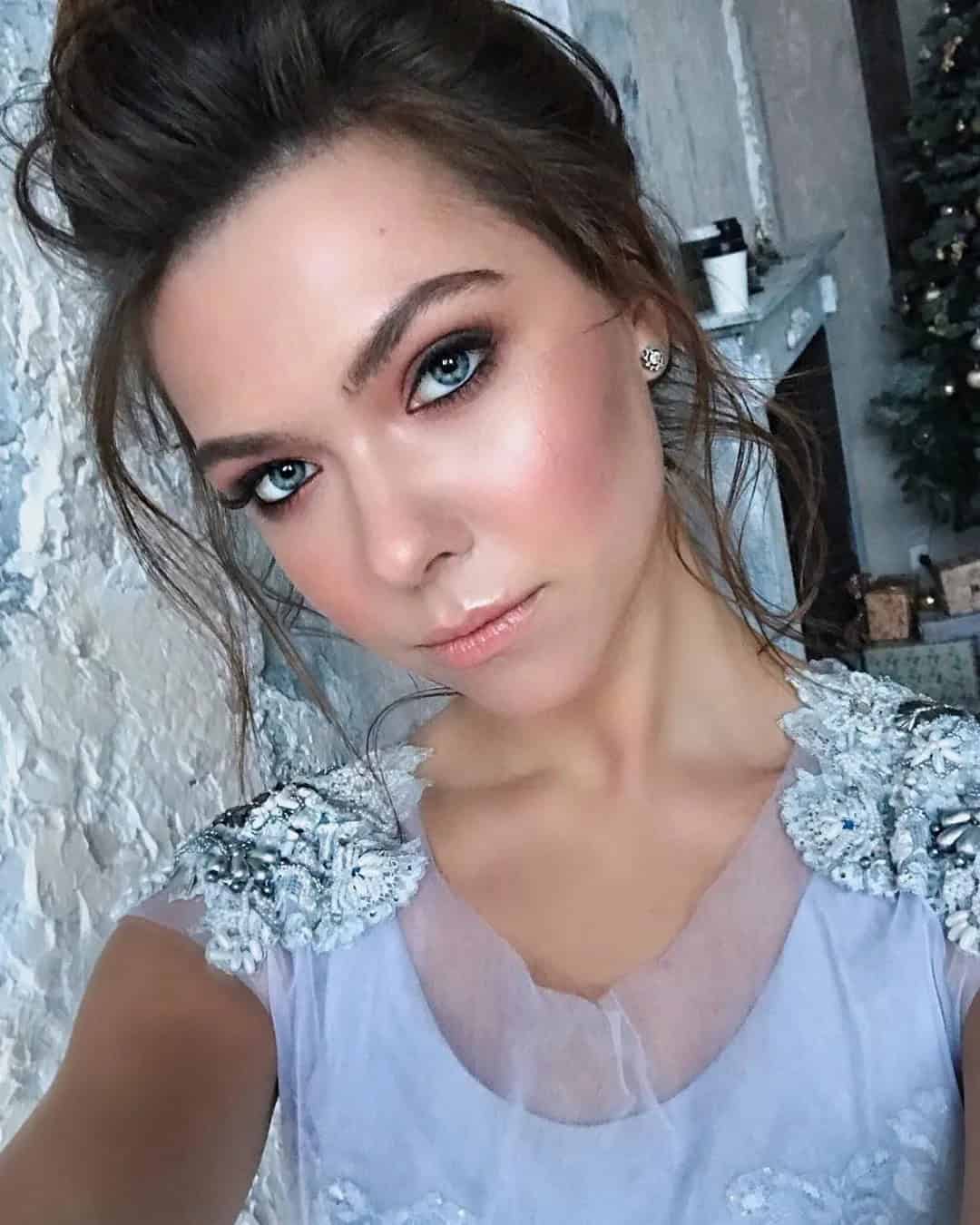 Modish Bold Brows In Wedding Makeup