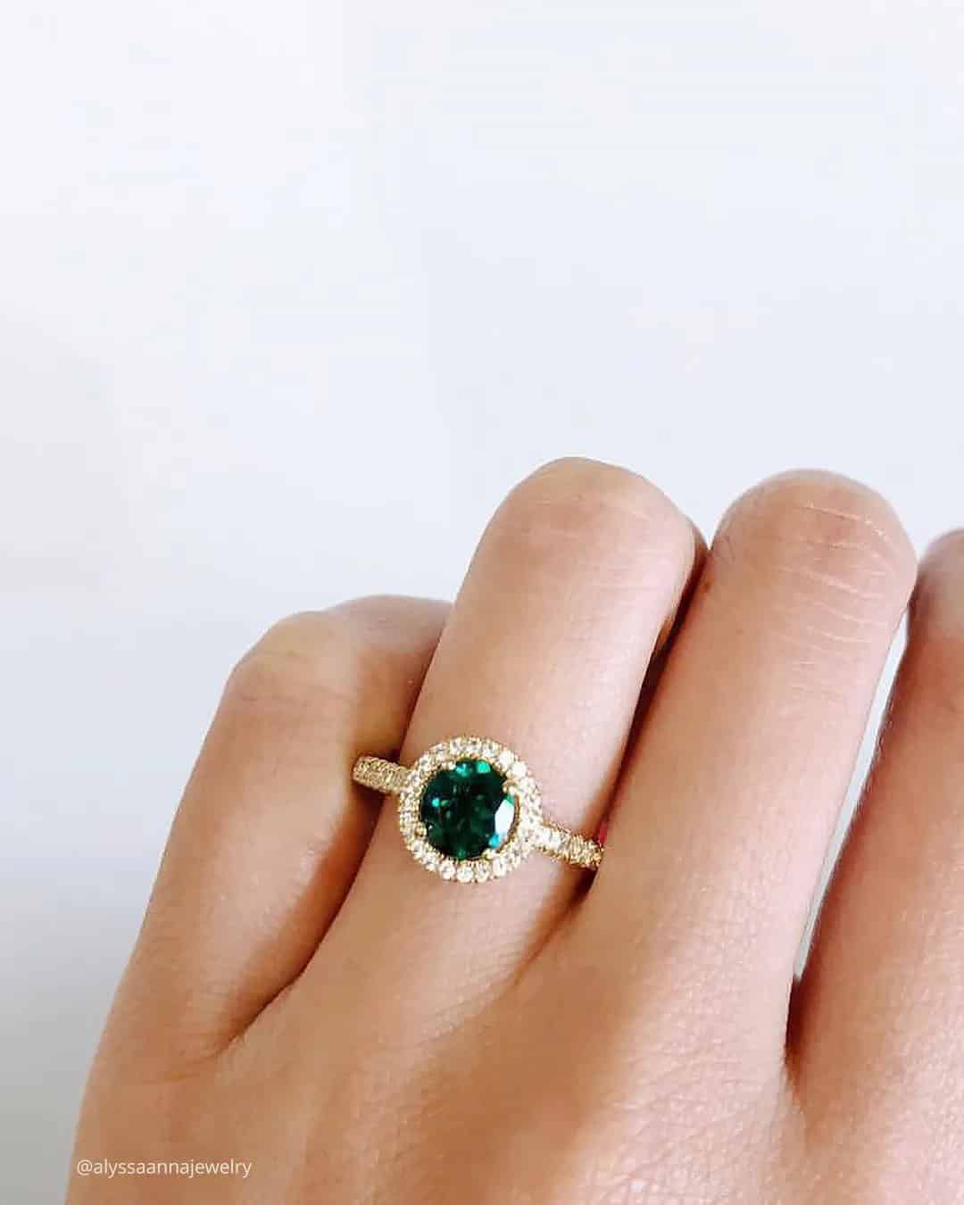 Round Cut Emerald Engagement Rings