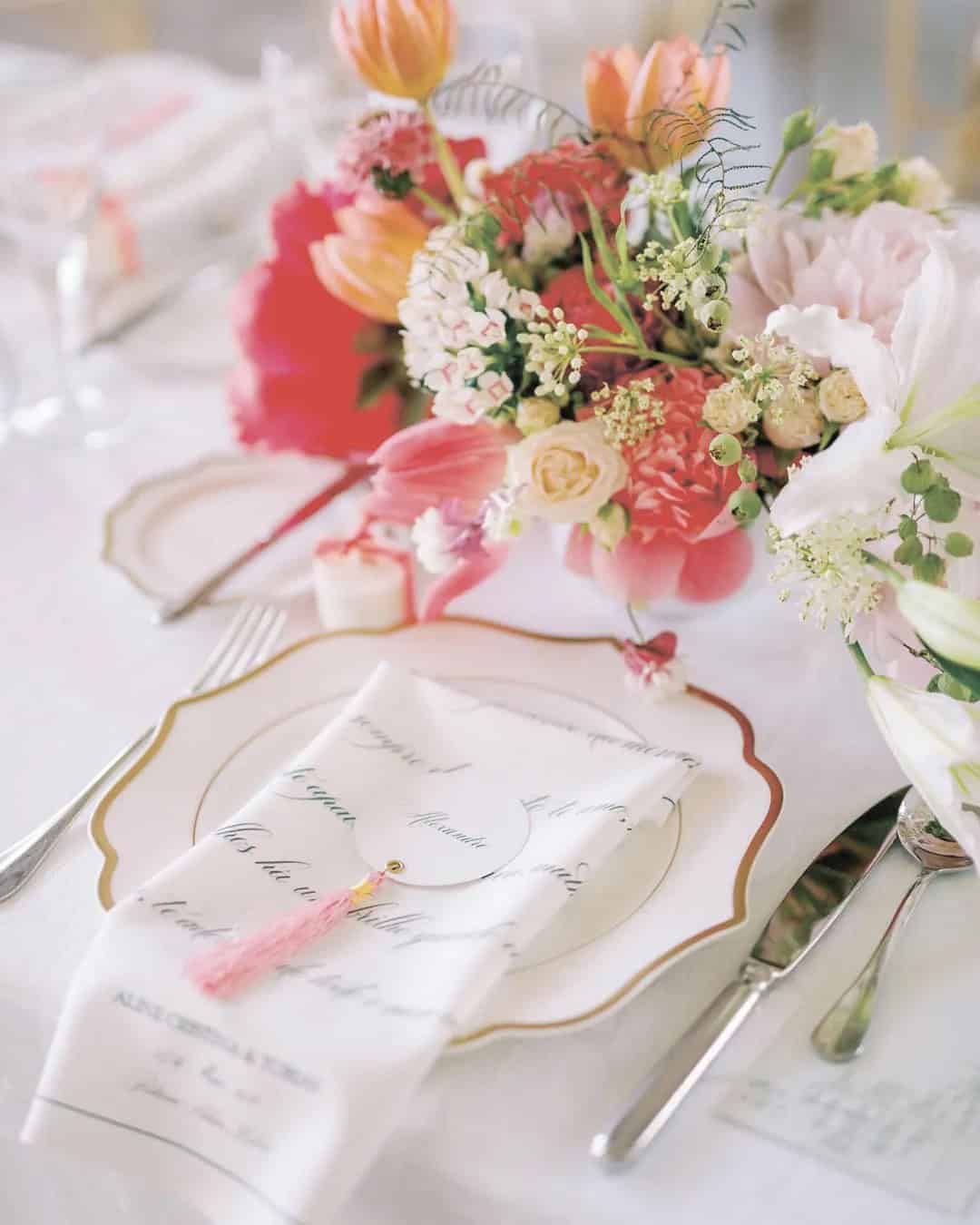 Basic Wedding Table Setting