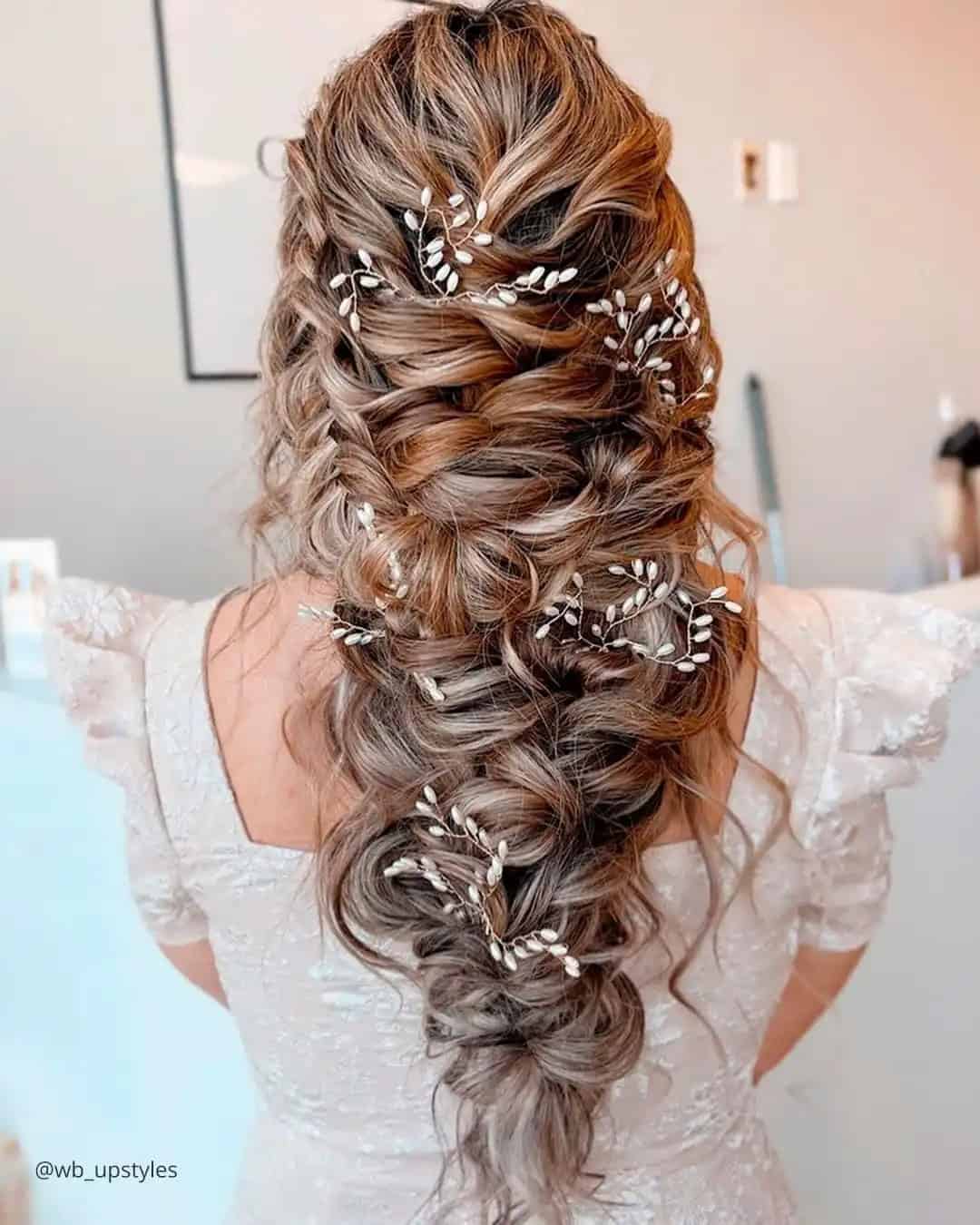 Cascading Hairstyles With Curls