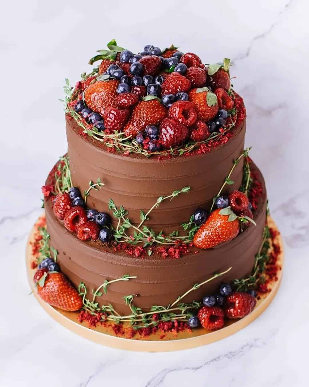 Wedding Cakes With Berries