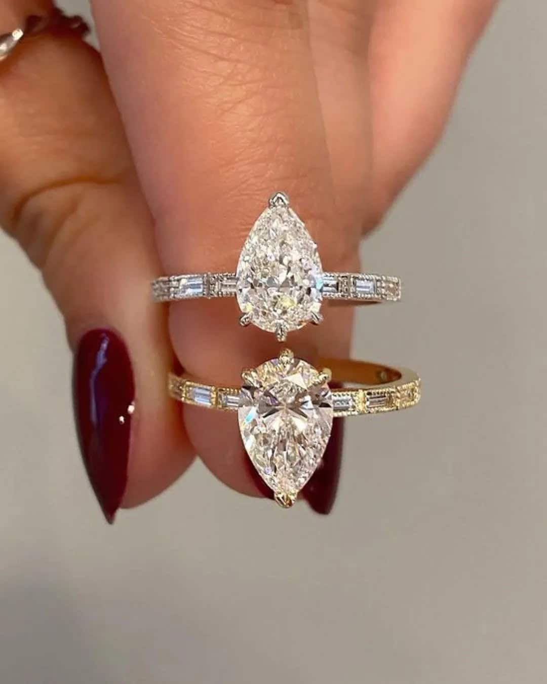 Pear Cut Engagement Rings