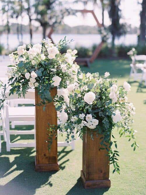 Wood Pedestals Aisle