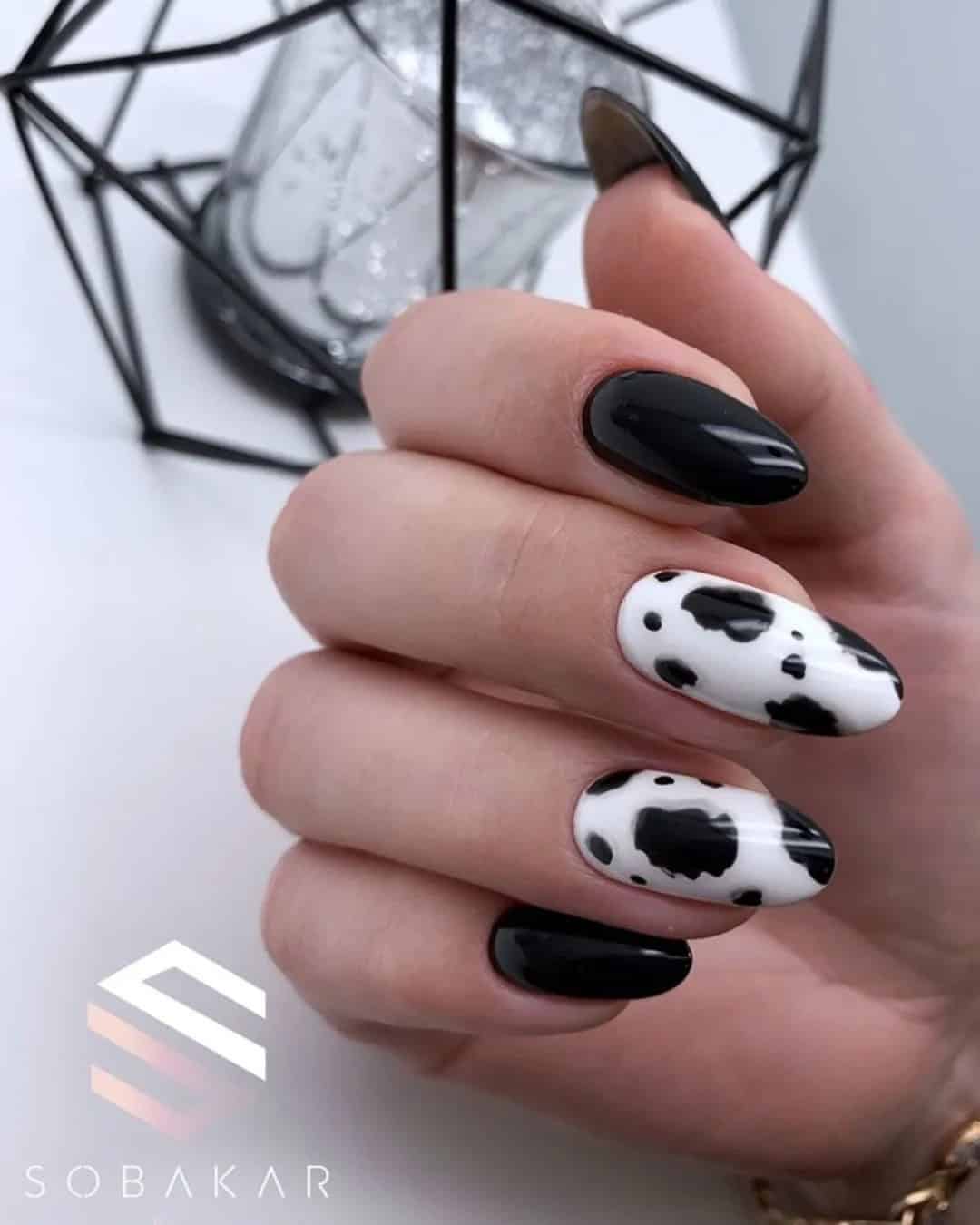 Black And White Nail Art