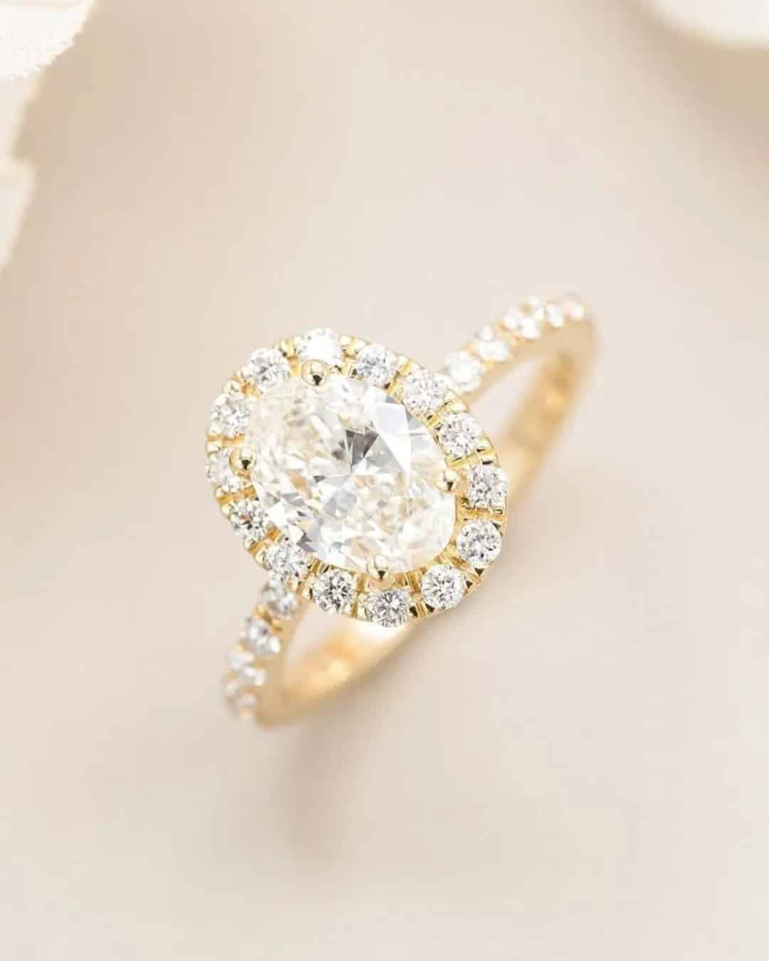 Diamonds Halo Engagement Rings