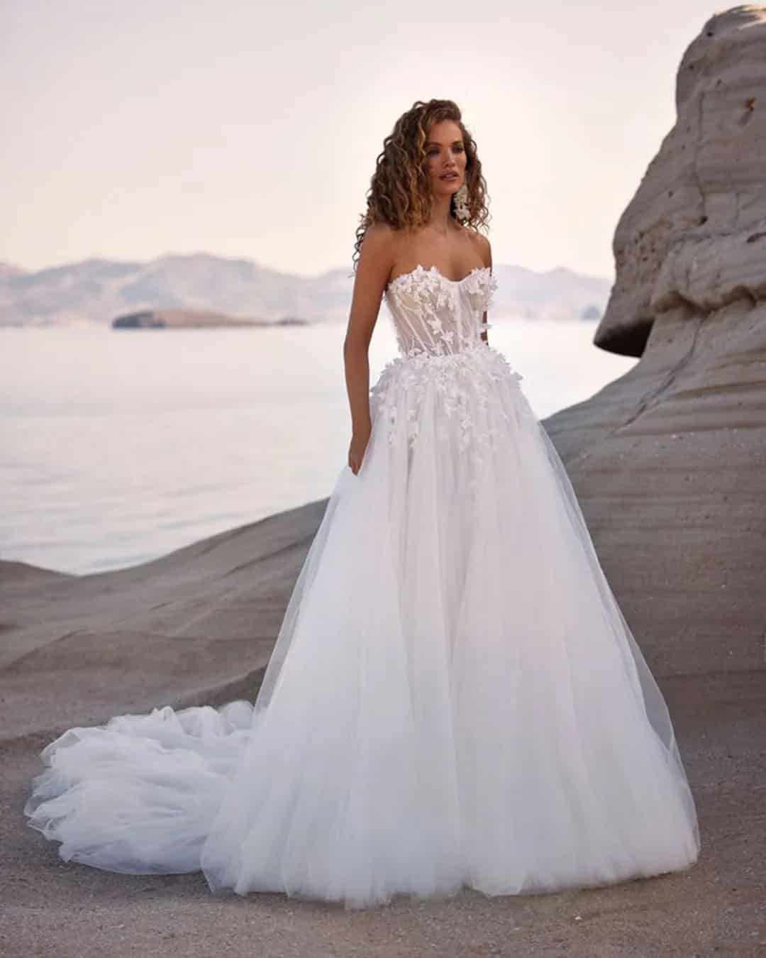 Strapless Sweetheart Neckline Wedding Dress Ideas