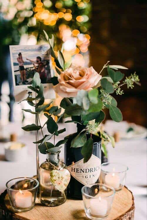 Personal table numbers and pink roses