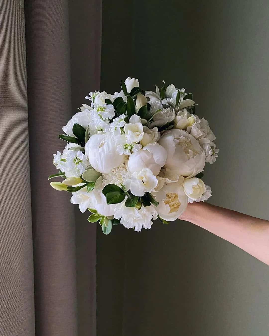 Stunning White Wedding Bouquets