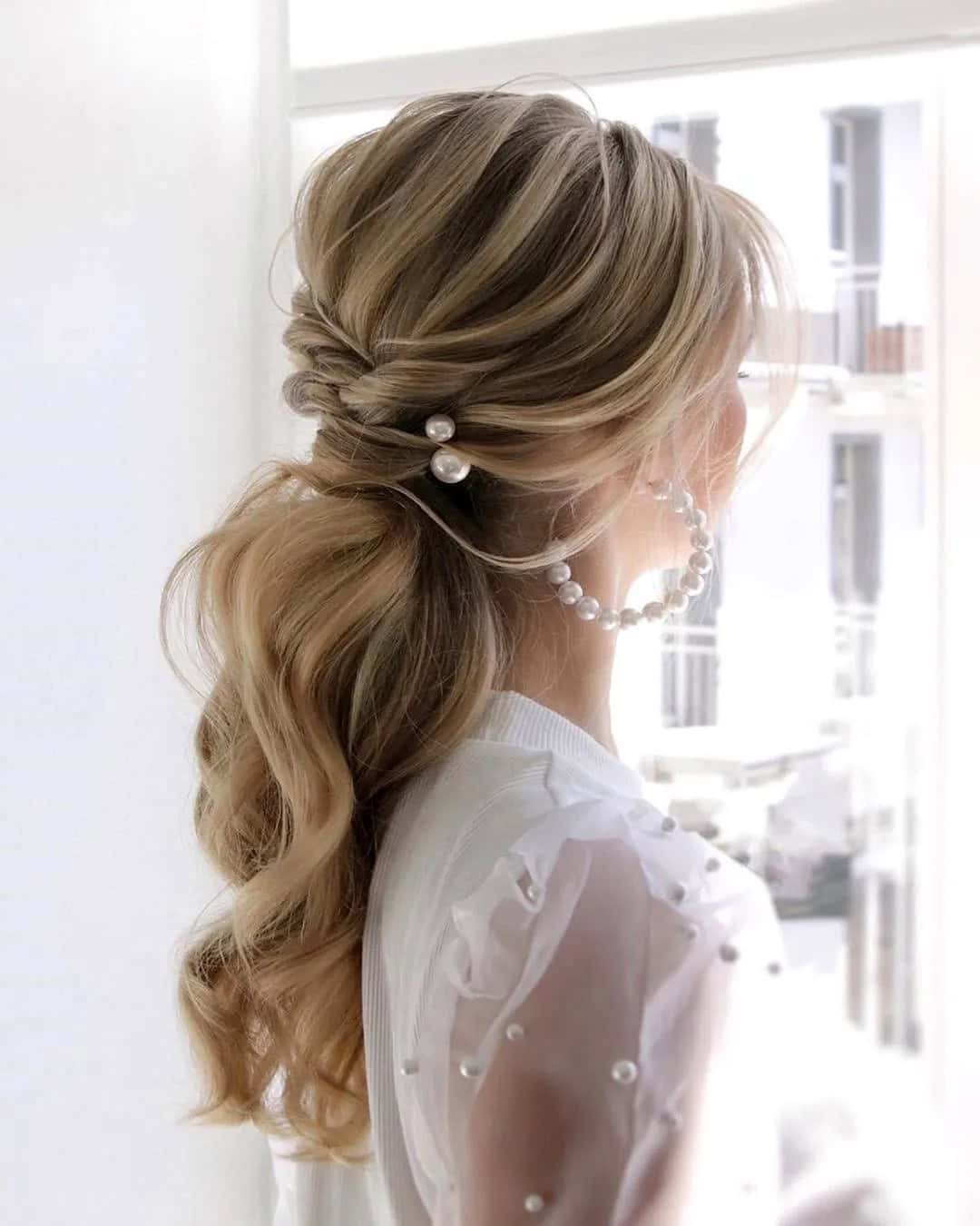 Elegant Ponytail Hairstyles