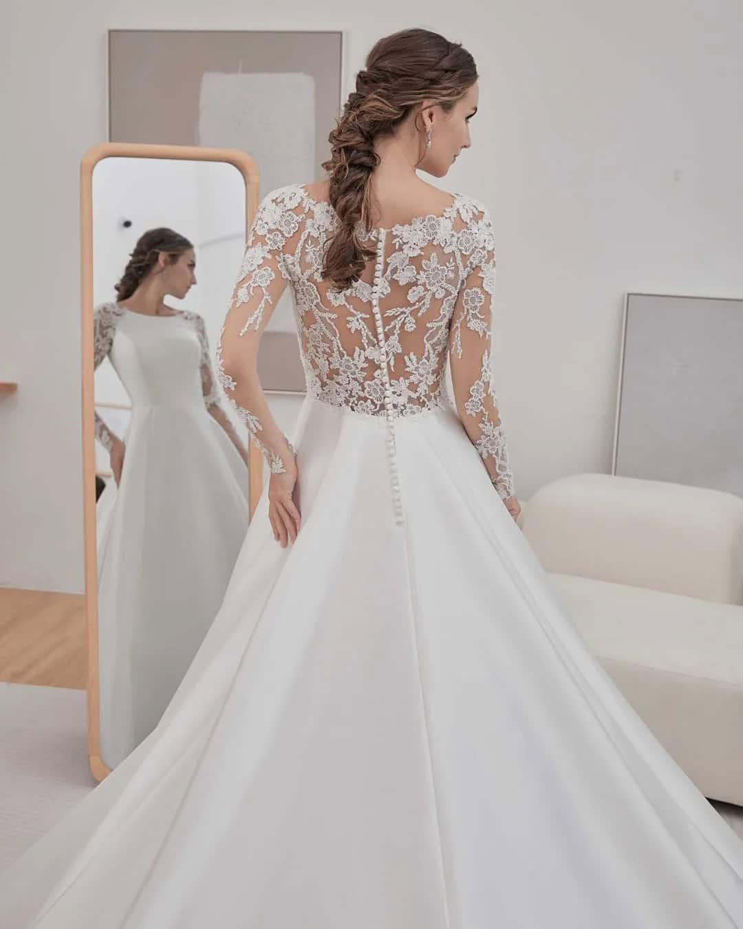 Long Sleeve Lace Wedding Dresses