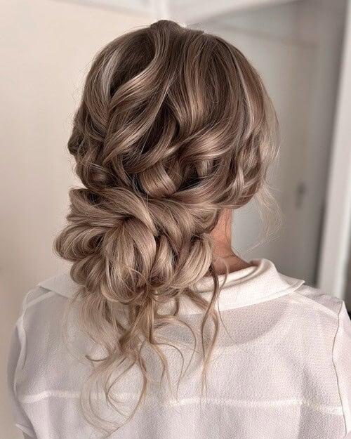 Curly low bun