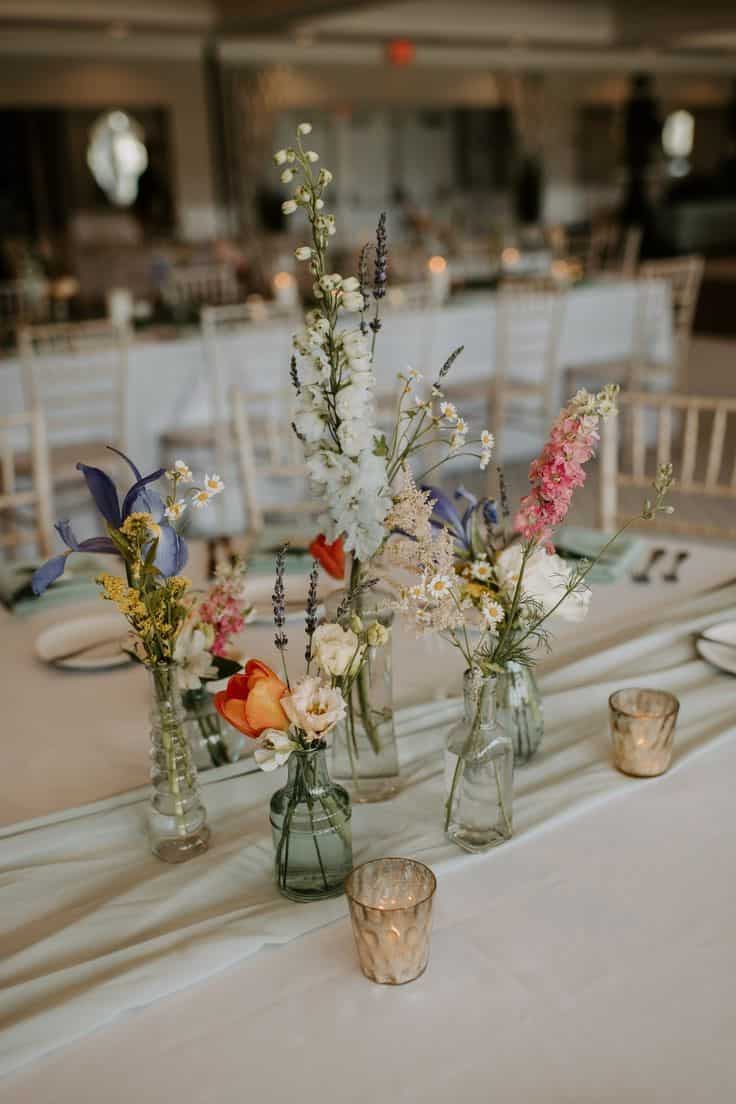 20 Impressive Serpentine Wedding Table Decor Ideas