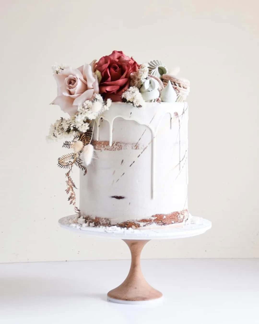 Half-Naked Wedding Cakes