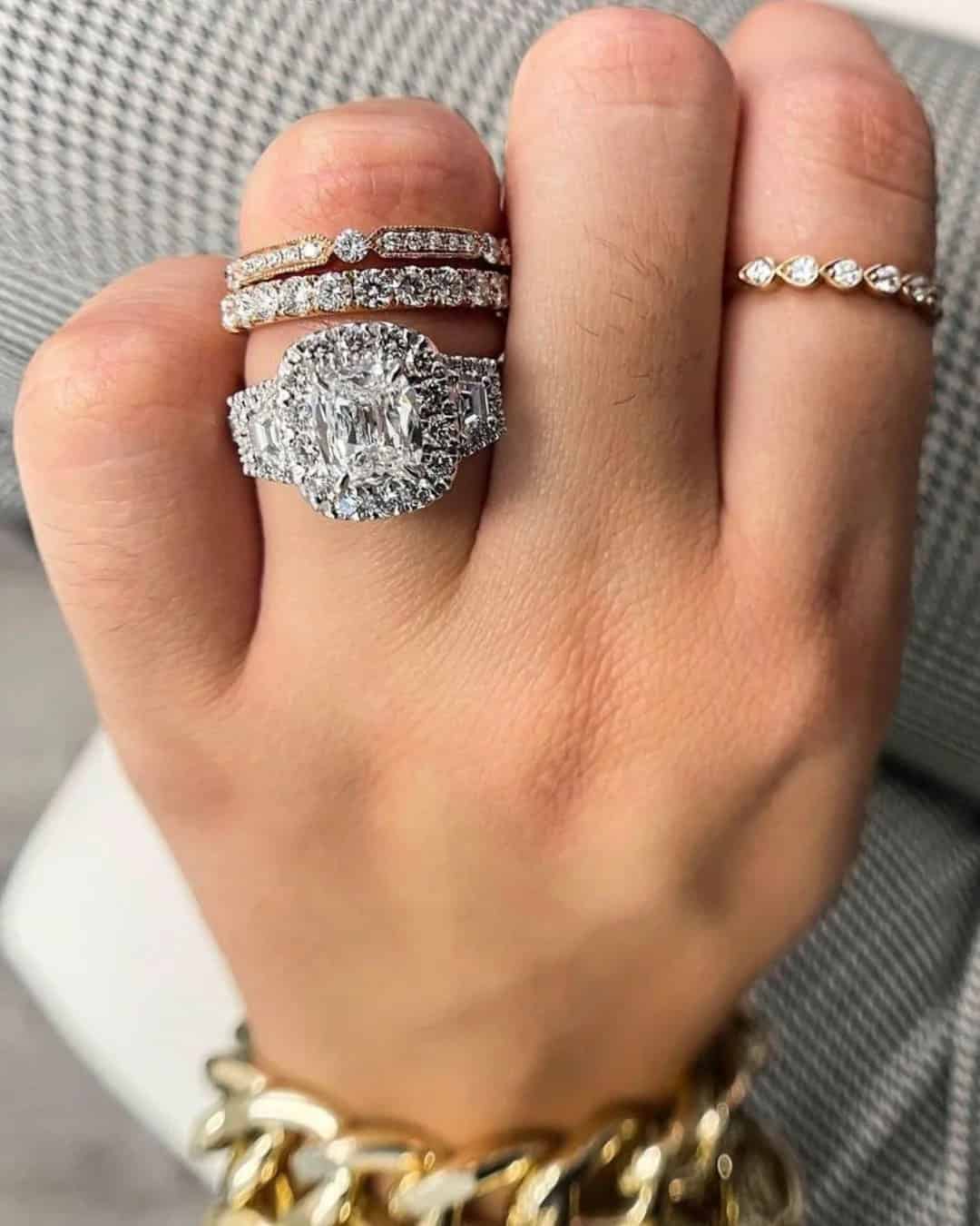 White Gold Engagement Rings