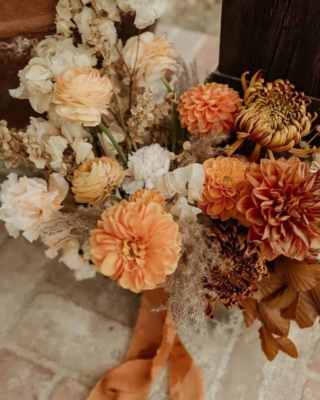 Romantic Bouquets With Dahlias