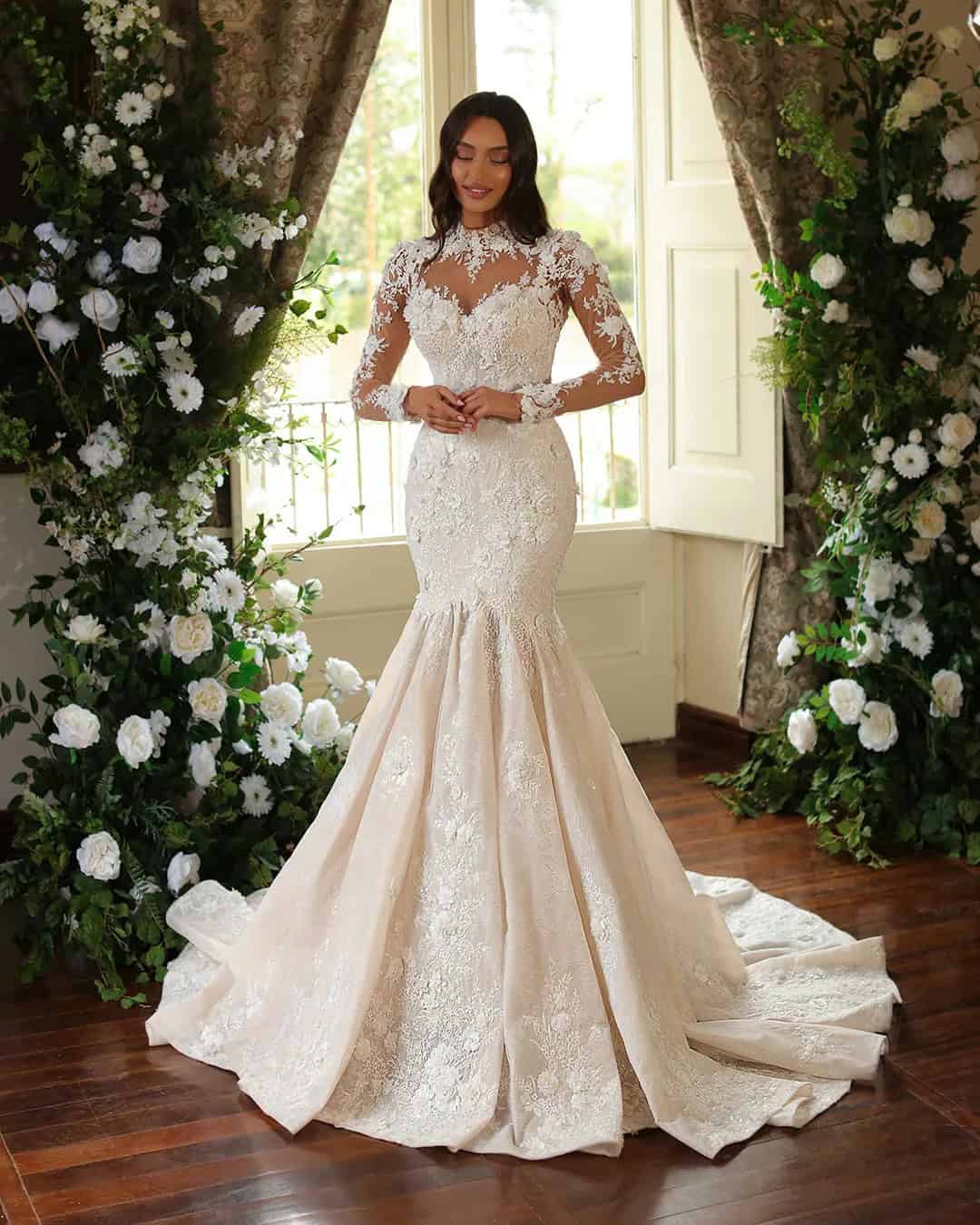 Long Sleeve Lace Wedding Dresses