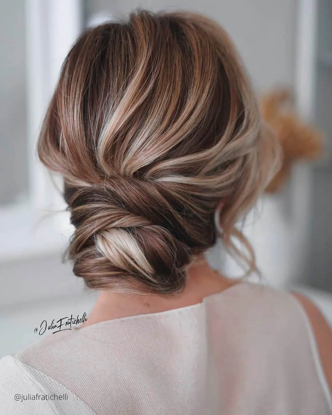 Slightly Messy Hairstyles for Mother Of The Bride