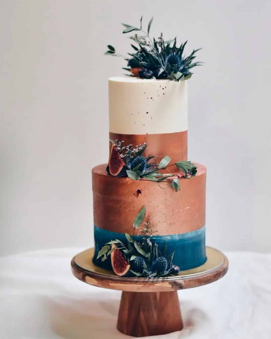 Wedding Cakes With WildFlowers Accents