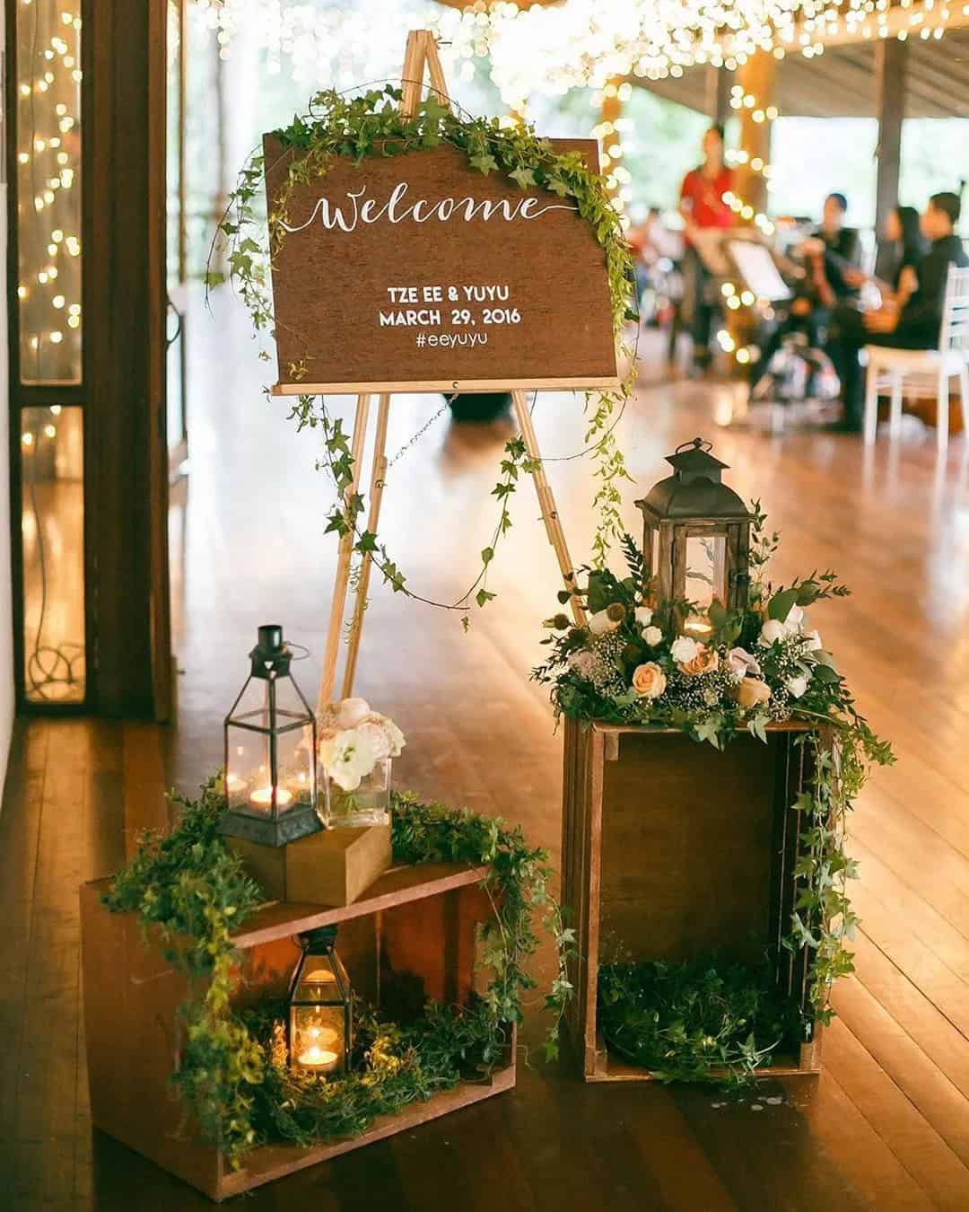 Rustic Greenery Wedding Décor For Signs