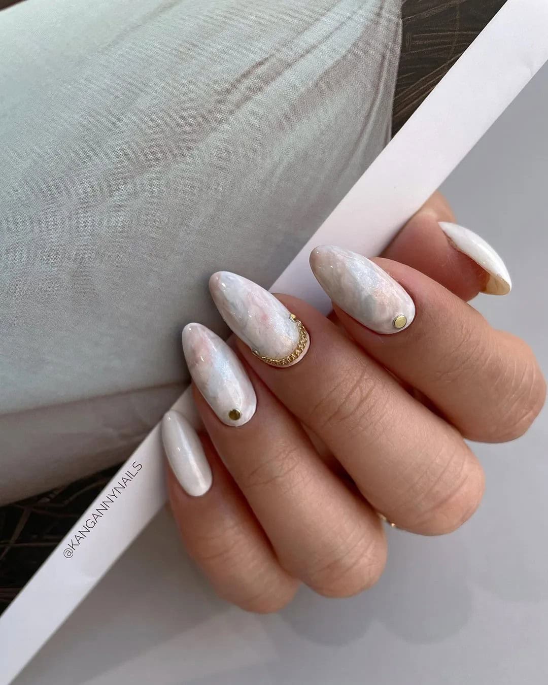 Minimalistic Pinterest Nails