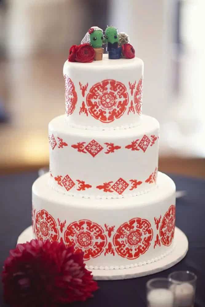 Wedding Cakes With Ornament Decor