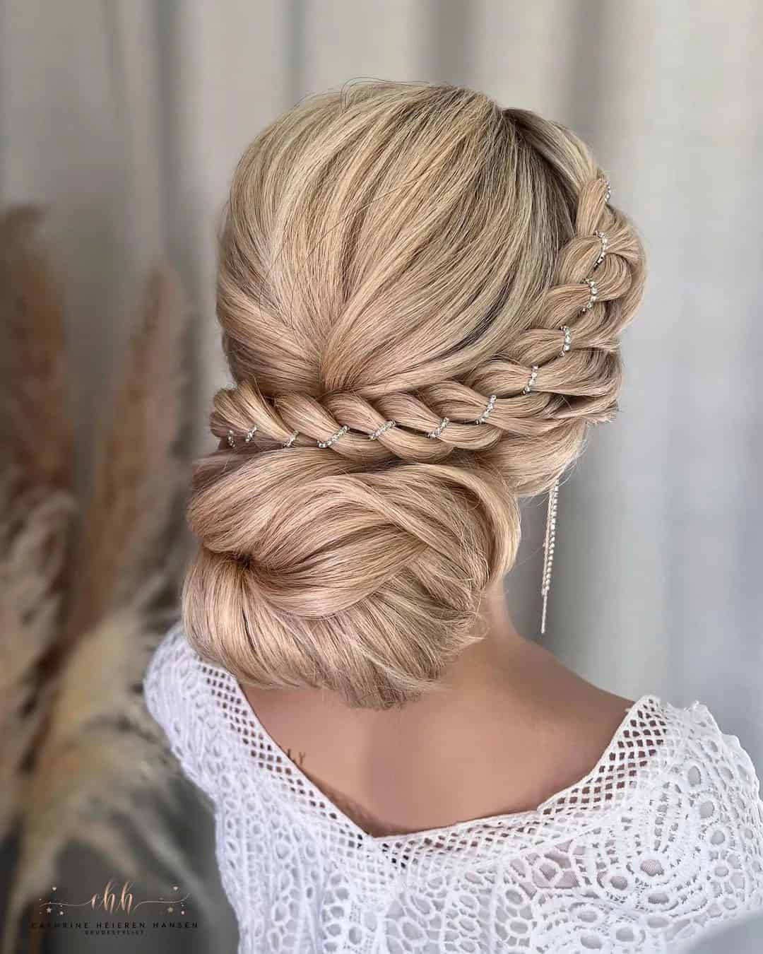 Creative Updos For Stunning Look