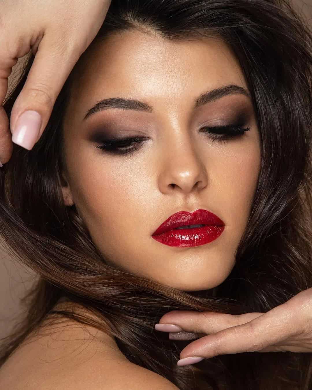 Smokey Eyes and Red Lips